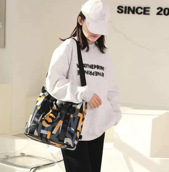 Women's  Shoulder Totes High Quality Large Handbag .